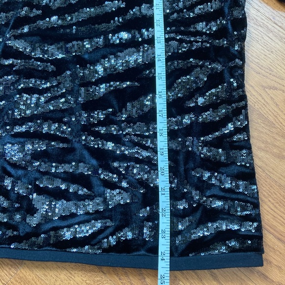 Beautiful Black Sequin Turtleneck Sweater - Picture 7 of 10